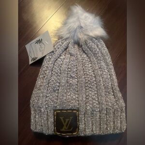 NWT Gray Knit Beanie with Faux Fur Pom